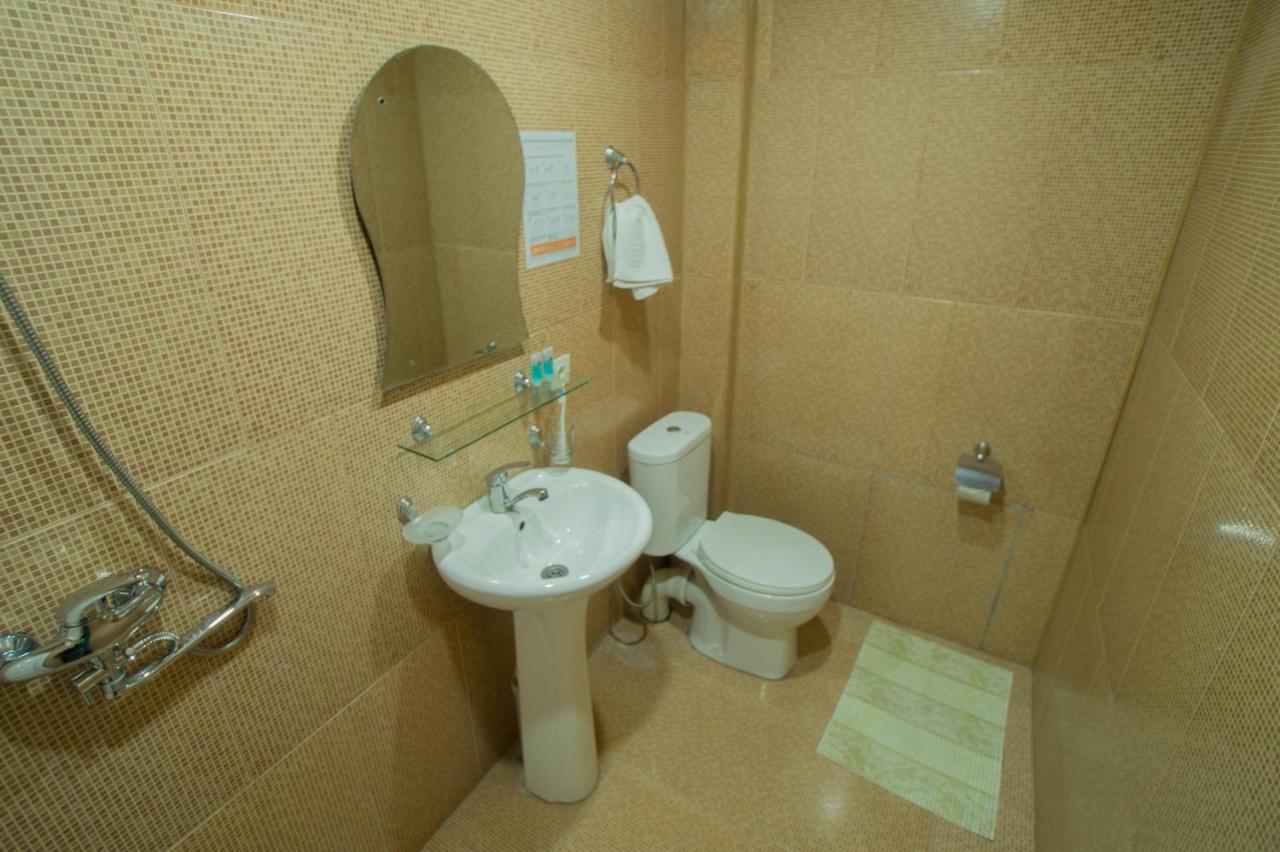 Chill Out Hotel Tskaltubo Luaran gambar
